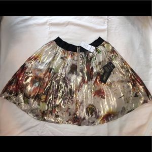 BEBE NWT back zip metallic shine floral skirt XS
